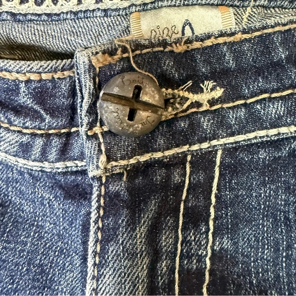 Trendy Cut Off Shorts- Industrial Cotton - Picture 2 of 6